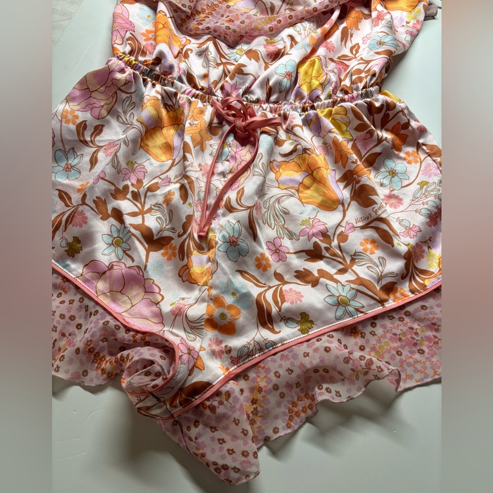 Victoria’s Secret Satin Floral Ruffle Romper - XS - Boho Cottagecore - Picture 7 of 7